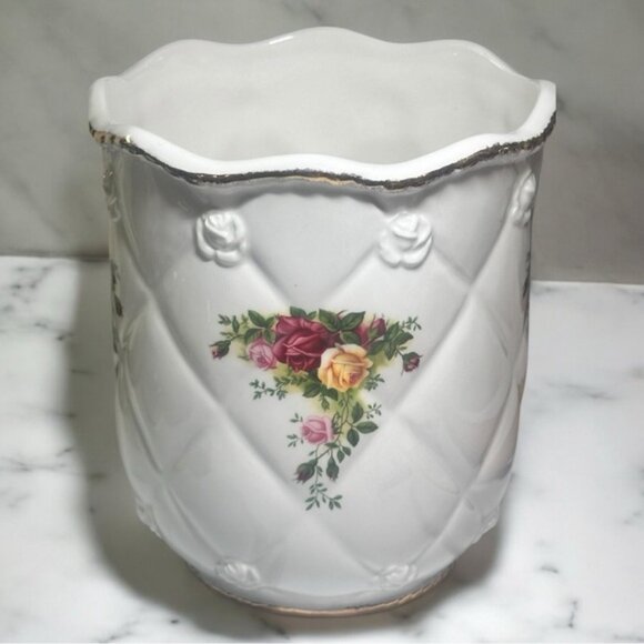 Other - Royal Albert Old English Roses Rosebud Ceramic Planter (H6.5”) (EUC)